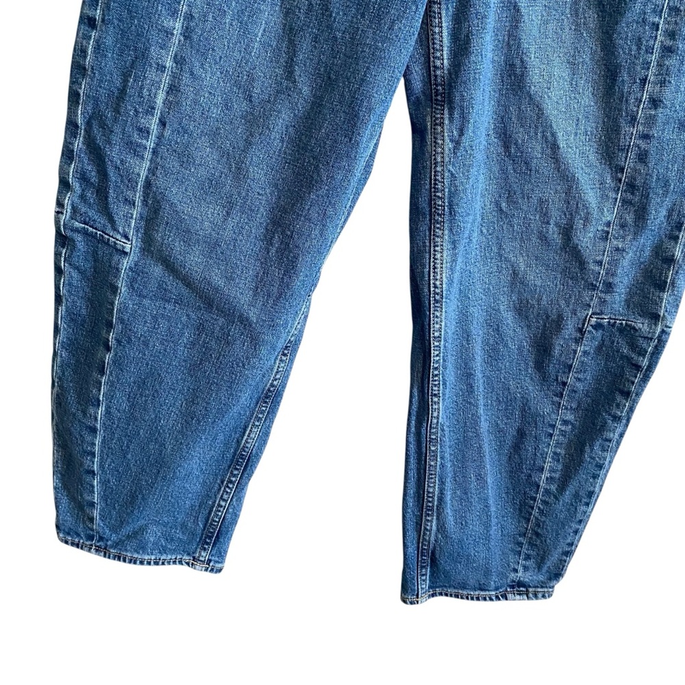 Old Navy Medium Wash High-Rise Barrel Leg Ankle Jeans Size 6 - Picture 2 of 7